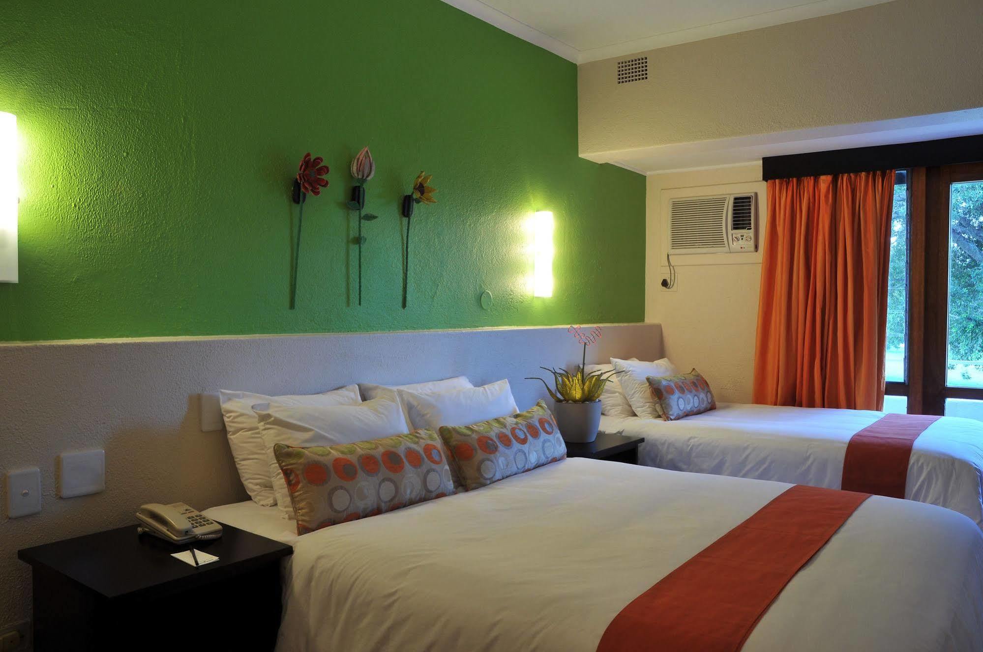 Protea Hotel Winkler White River Exterior foto